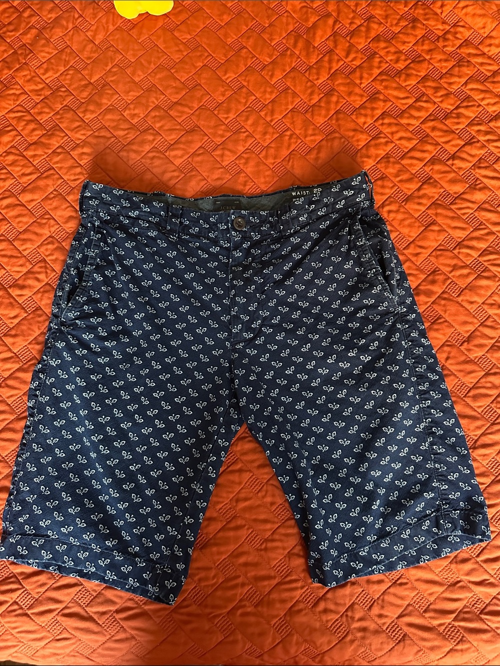 J. Crew Navy Patterned Men's Shorts Size 29 - Picture 1 of 3